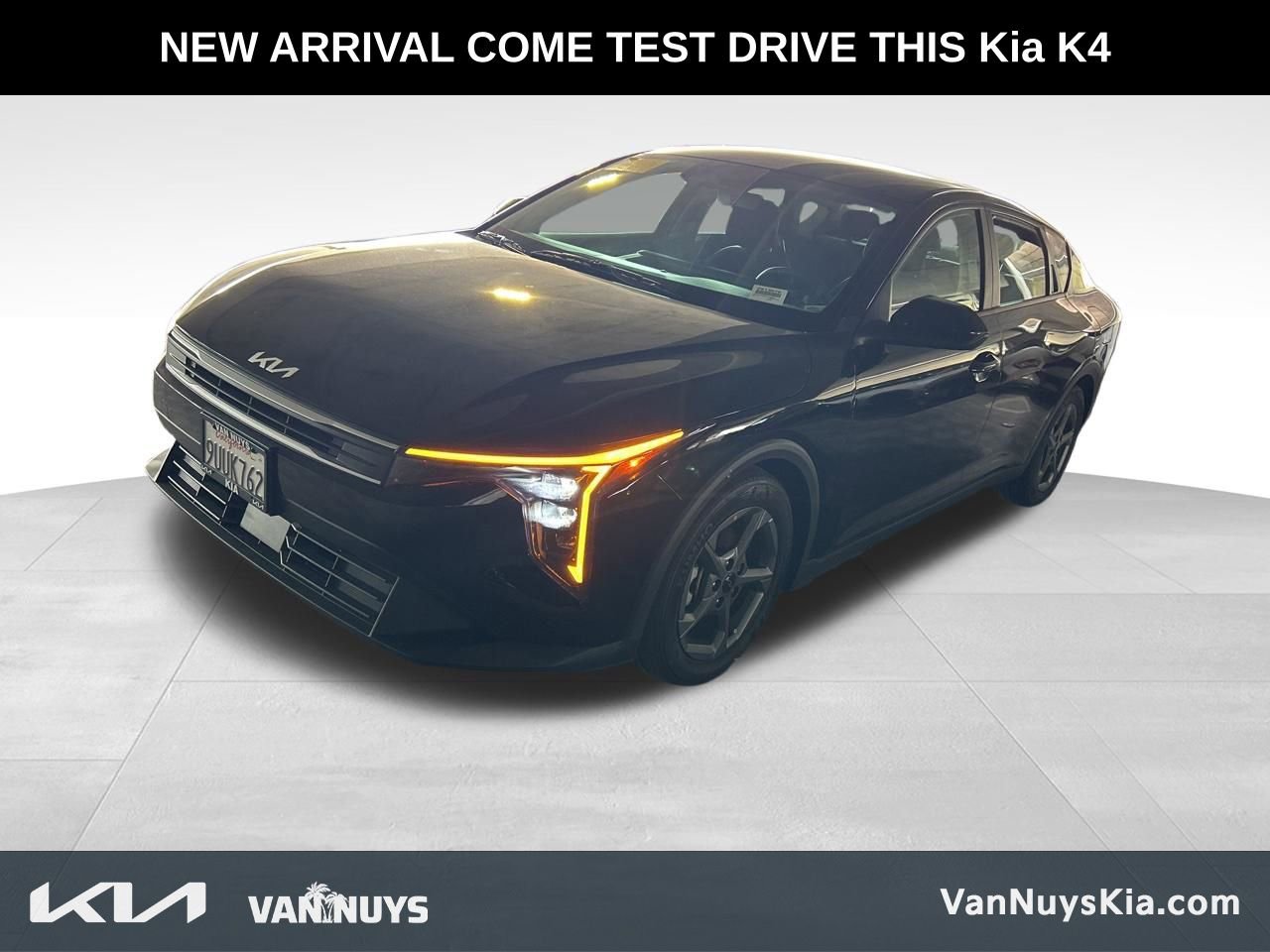 Used 2025 Kia K4 LXS image 1