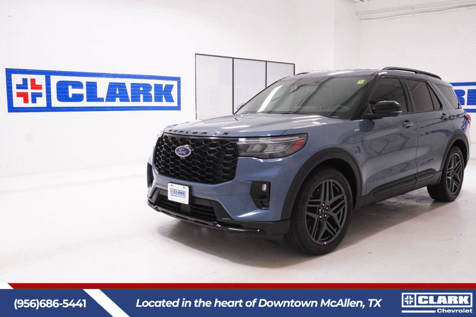 Used 2025 Ford Explorer ST-Line w/ Premium Package RWD image 1