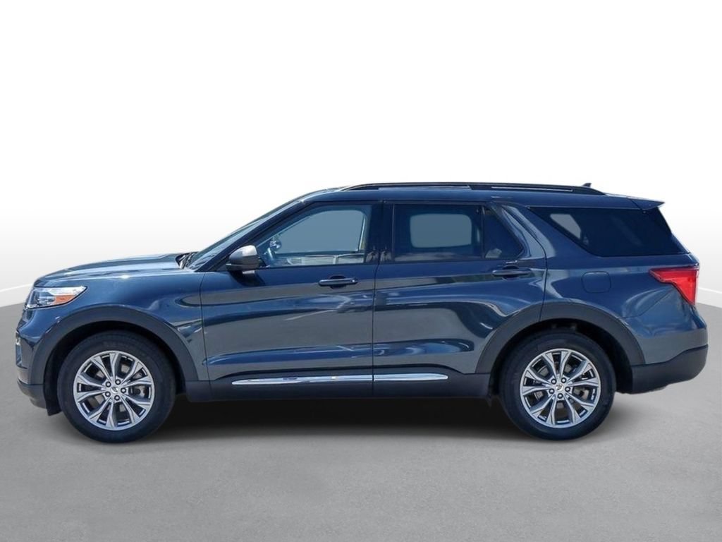 Used 2023 Ford Explorer XLT w/ Equipment Group 202A AWD/4WD image 5