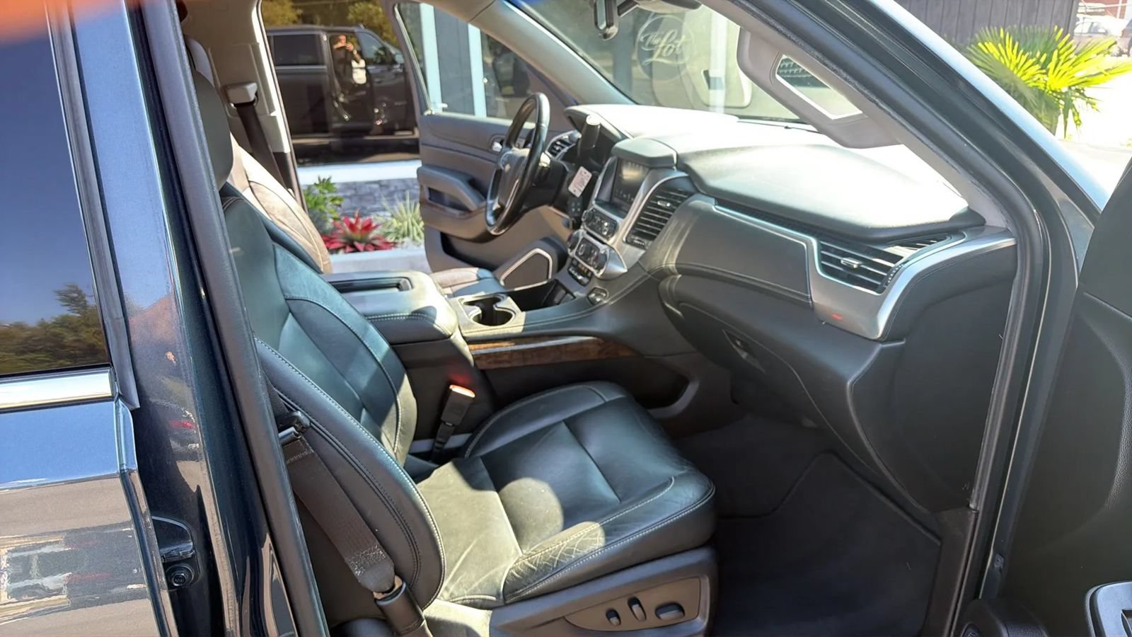 Used 2019 Chevrolet Suburban LT AWD/4WD image 14