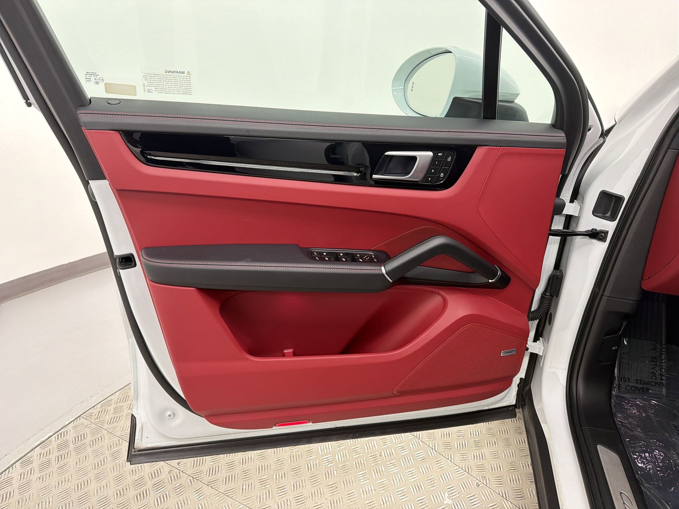 Certified 2022 Porsche Cayenne AWD/4WD image 20