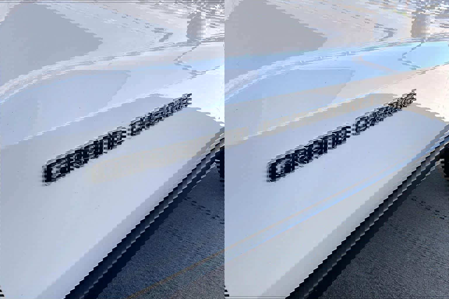 Used 2018 Jeep Grand Cherokee Limited image 30