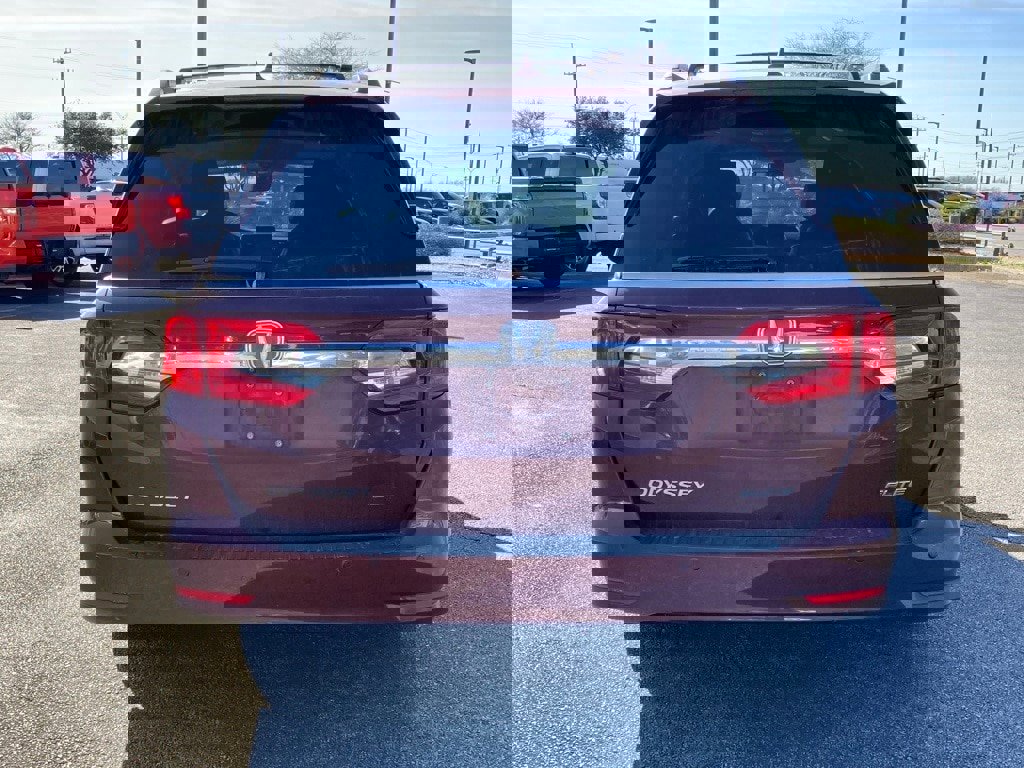 Used 2018 Honda Odyssey Elite image 6