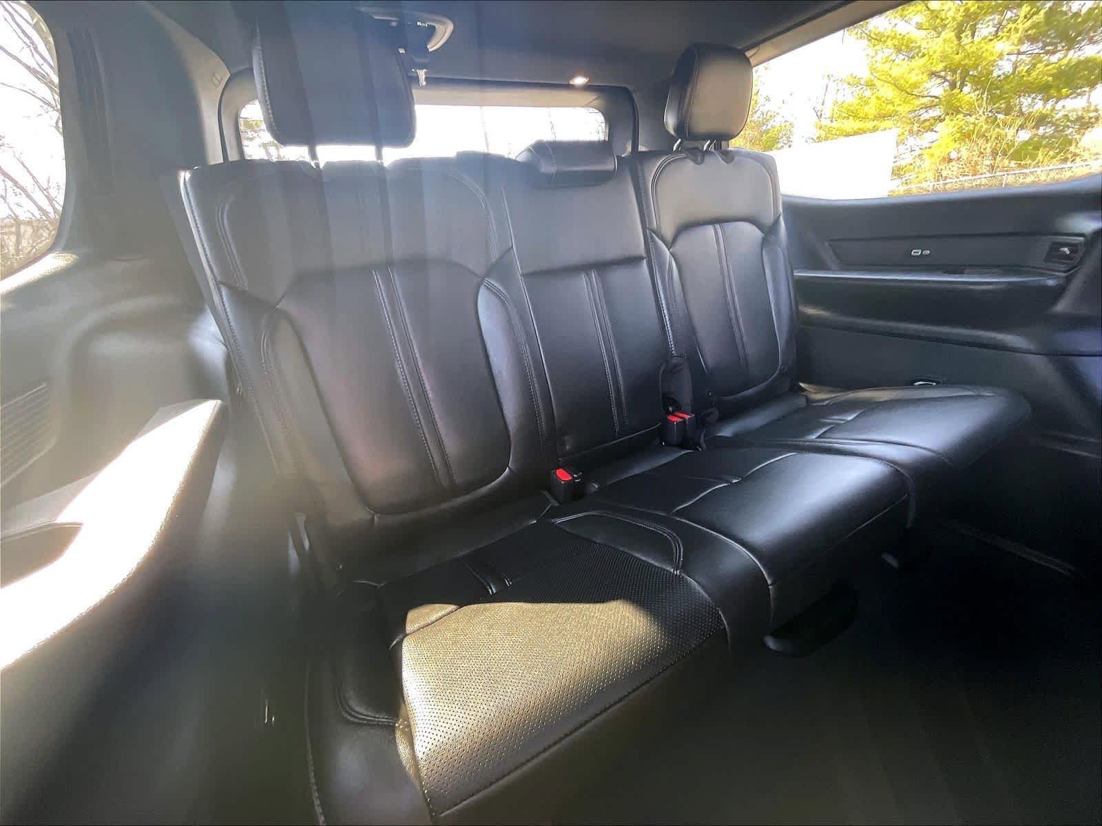 Used 2024 Jeep Wagoneer 4WD image 17