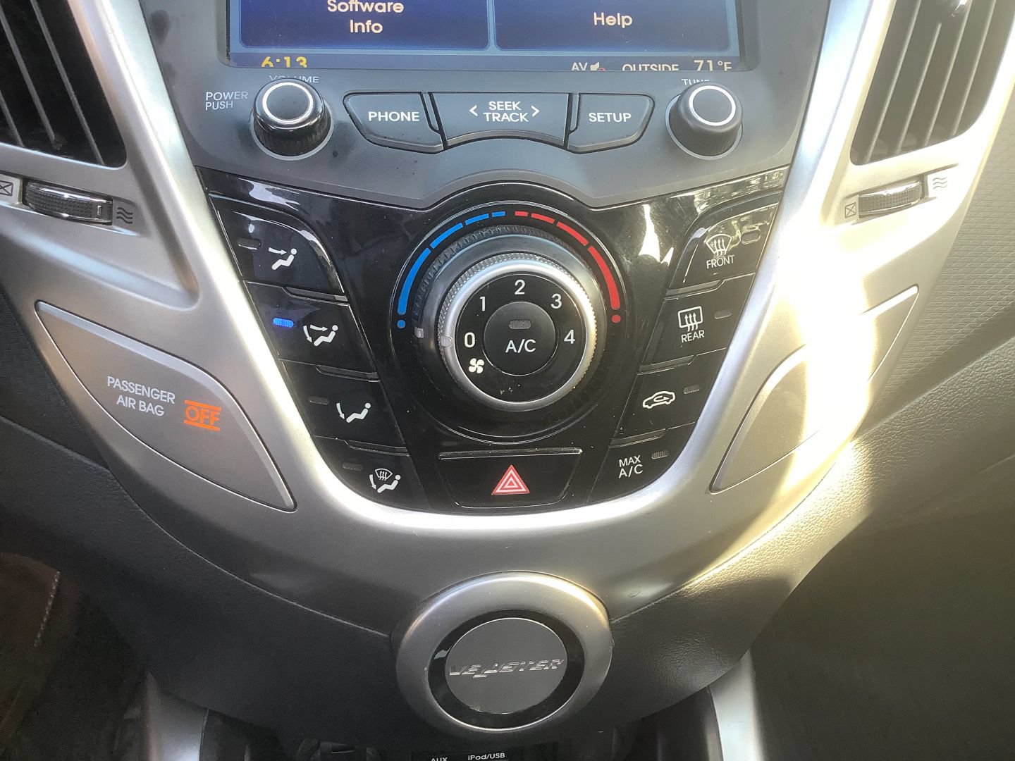 Used 2014 Hyundai Veloster w/ Style Package 02 FWD image 33