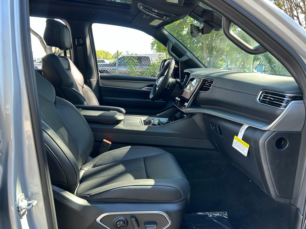 New 2025 Jeep Wagoneer L Series II w/ Premium Group I image 29