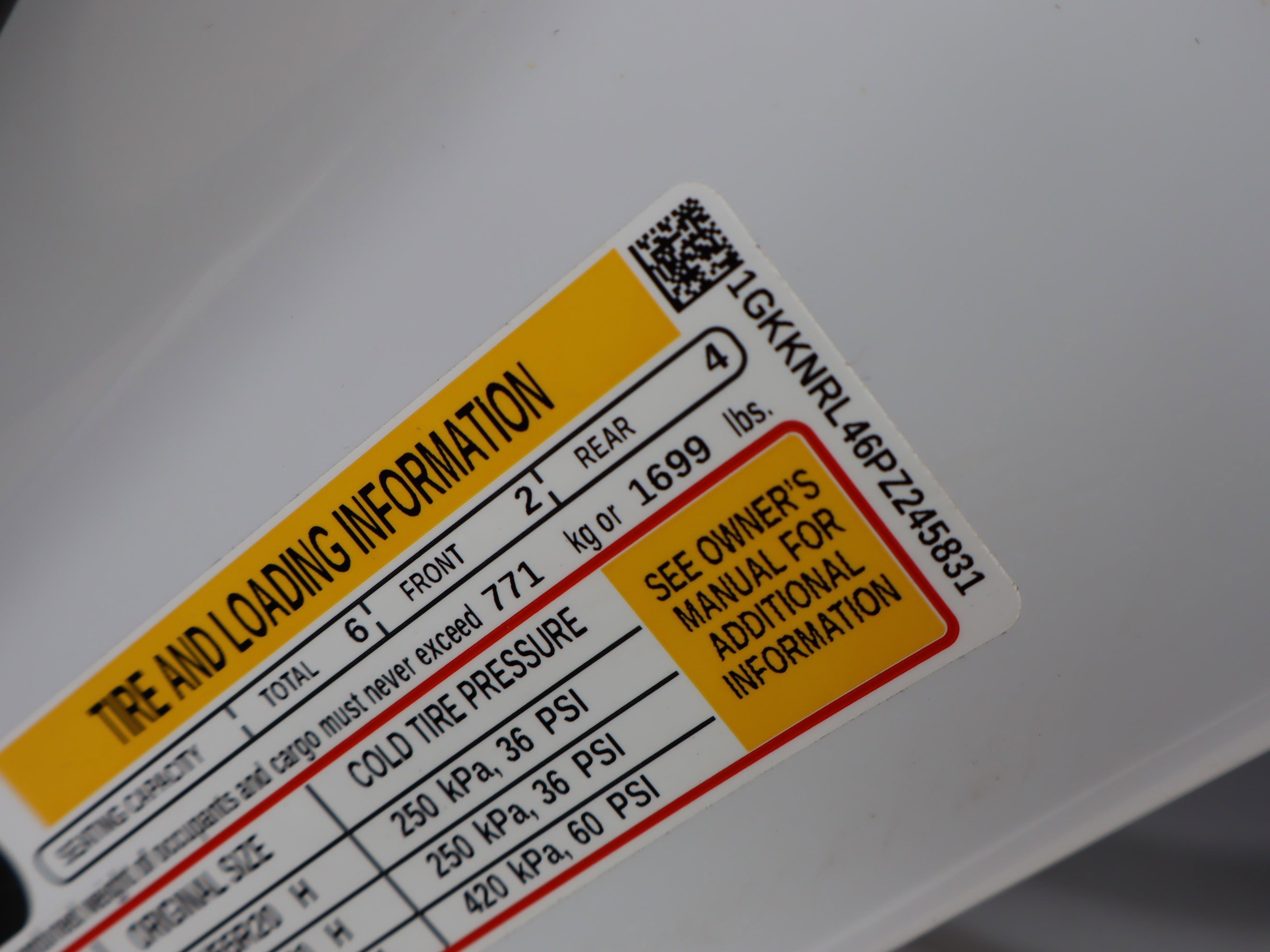 Certified 2023 GMC Acadia SLE w/ Driver Convenience Package image 45