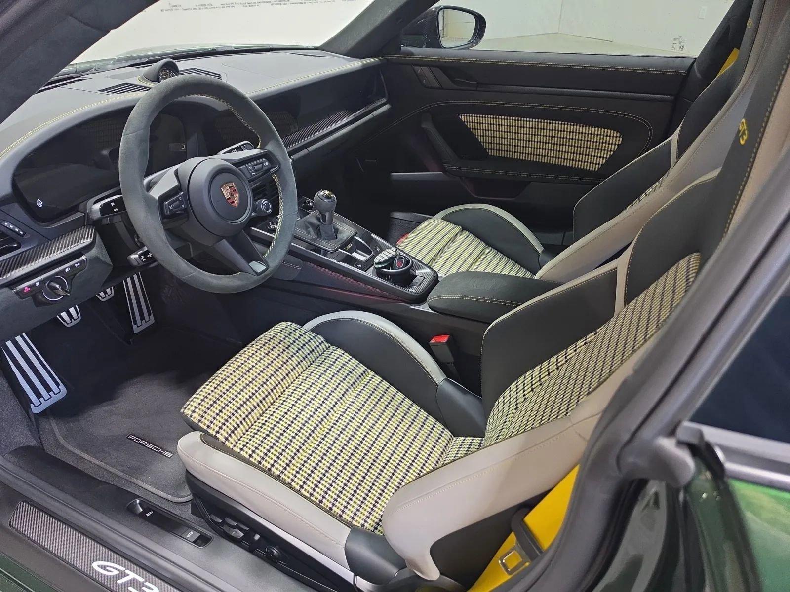 Used 2026 Porsche 911 GT3 RWD image 58