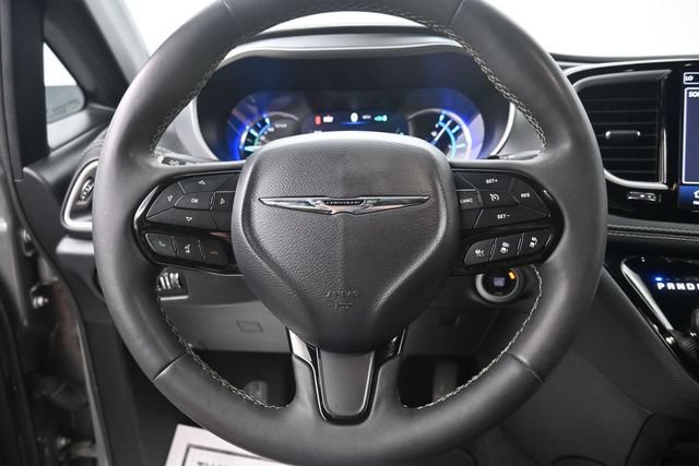 Used 2023 Chrysler Pacifica Touring-L w/ S Appearance Package FWD image 22