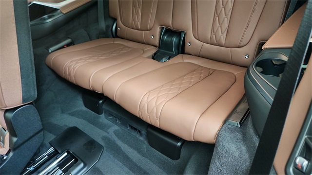 Used 2025 BMW X7 M60i image 31