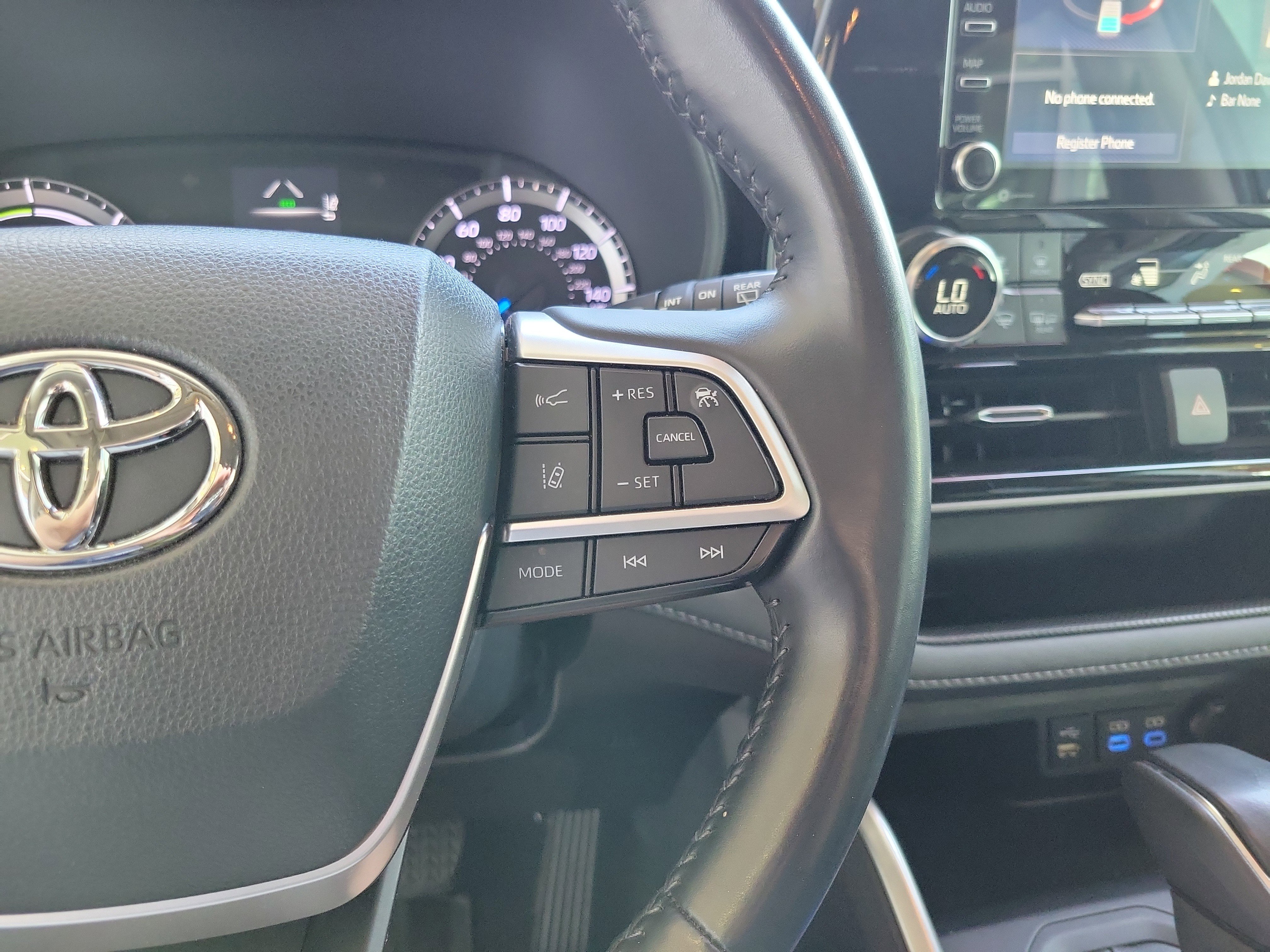 Used 2022 Toyota Highlander LE image 18