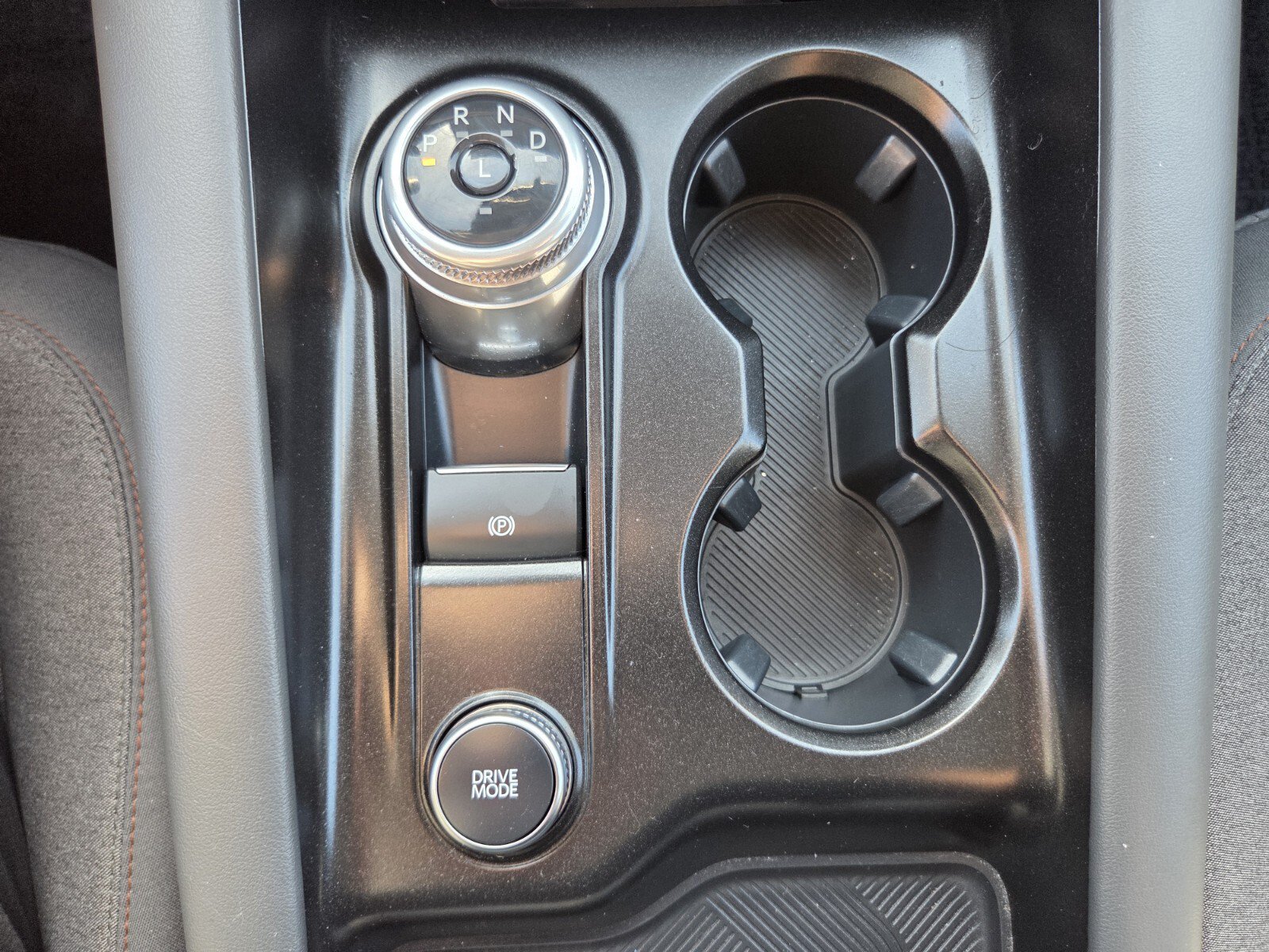 Used 2025 Ford Explorer Active RWD image 24