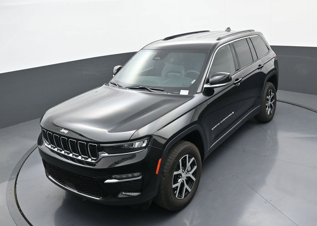 Used 2024 Jeep Grand Cherokee Limited AWD/4WD image 30