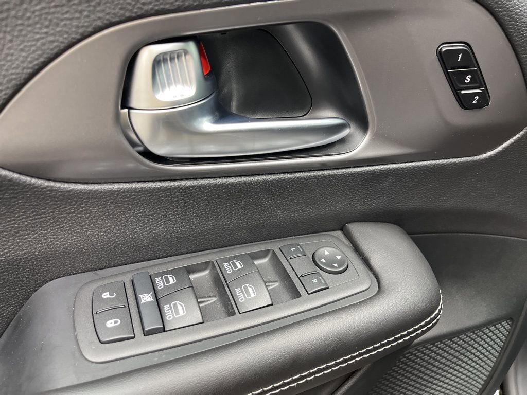 New 2026 Chrysler Pacifica Select image 8