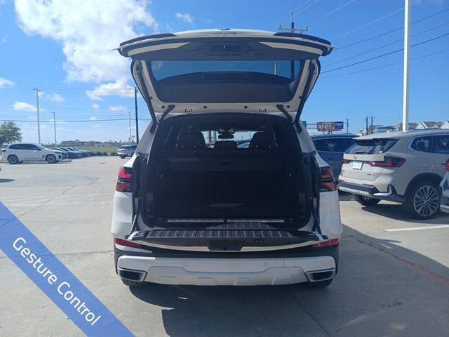 Used 2025 BMW X5 xDrive50e image 9