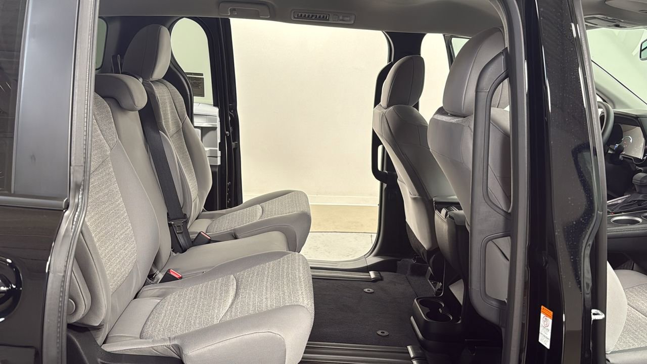 New 2026 Toyota Sienna LE image 18