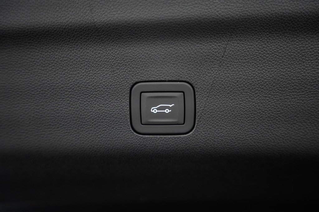 New 2026 Chevrolet Tahoe High Country AWD/4WD image 12