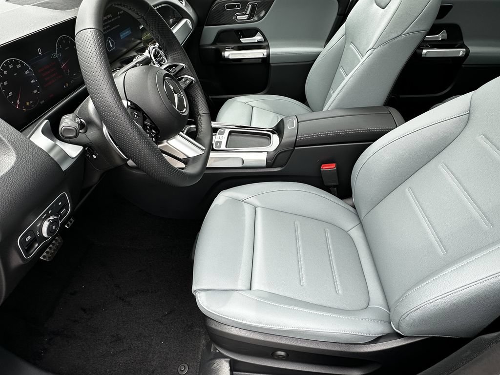 New 2026 Mercedes-Benz GLB 250 image 10