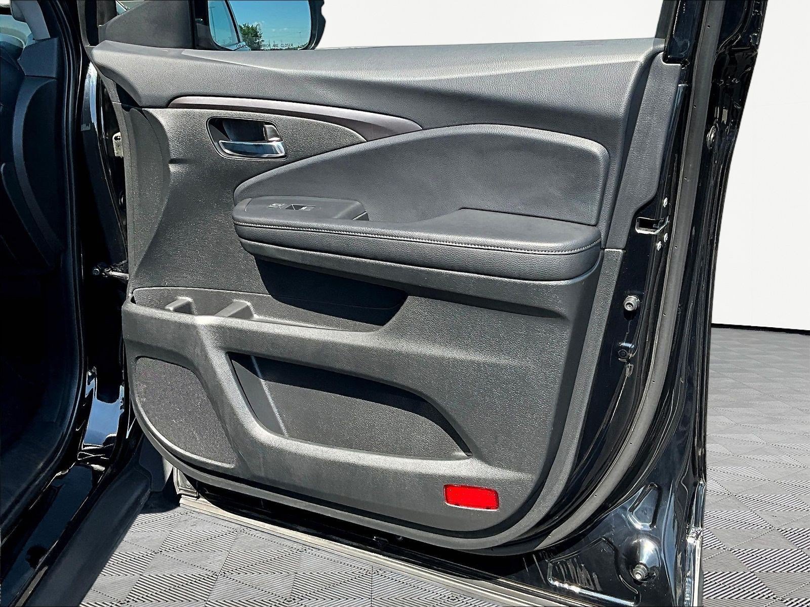 Used 2022 Honda Pilot Black Edition image 29