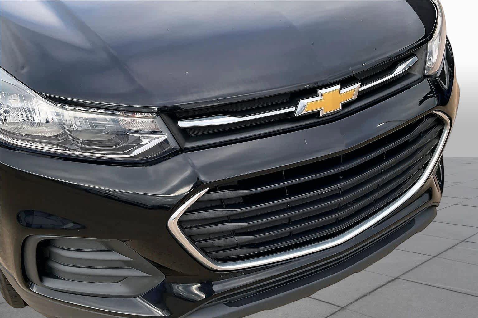Used 2019 Chevrolet Trax LS w/ Tint and Cruise Package FWD image 29