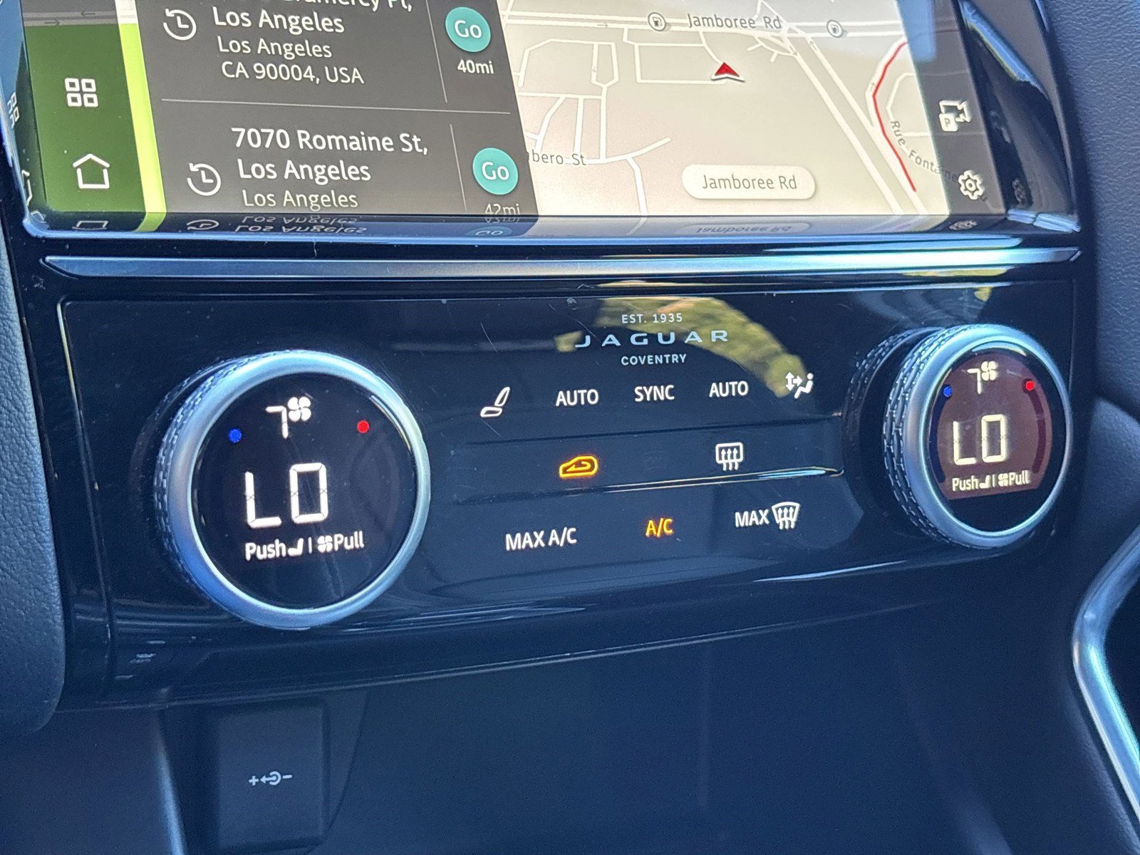 Used 2024 Jaguar E-PACE R-Dynamic SE image 17