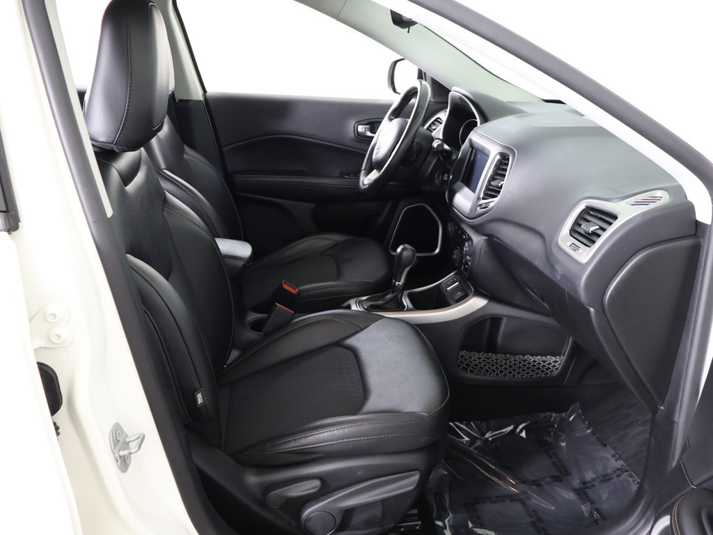 Used 2019 Jeep Compass Latitude FWD image 28
