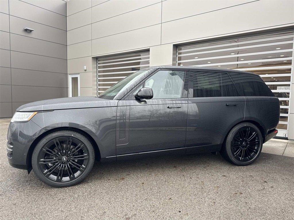 New 2025 Land Rover Range Rover SE image 3