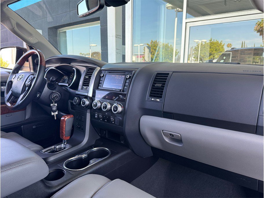 Used 2019 Toyota Sequoia Platinum AWD/4WD image 28