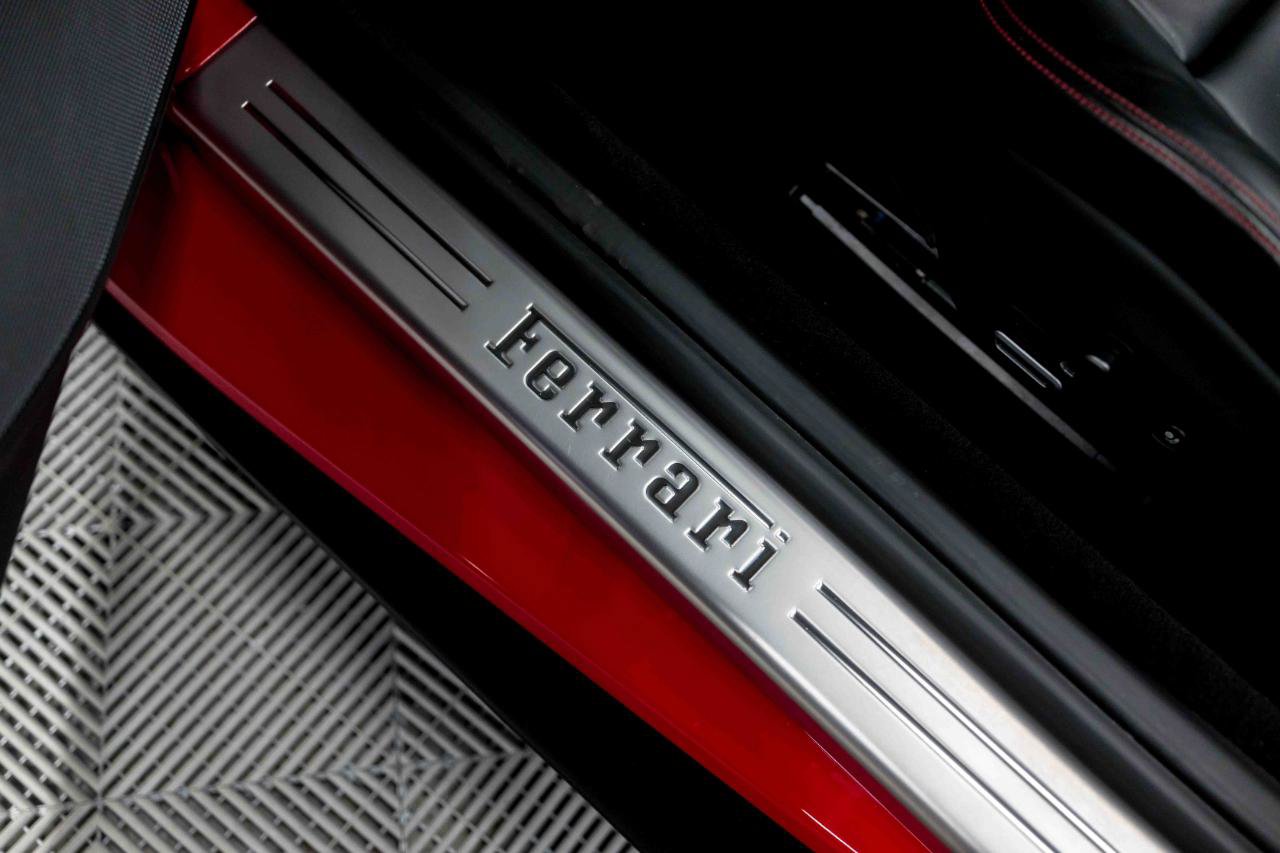 Used 2019 Ferrari Portofino RWD image 43