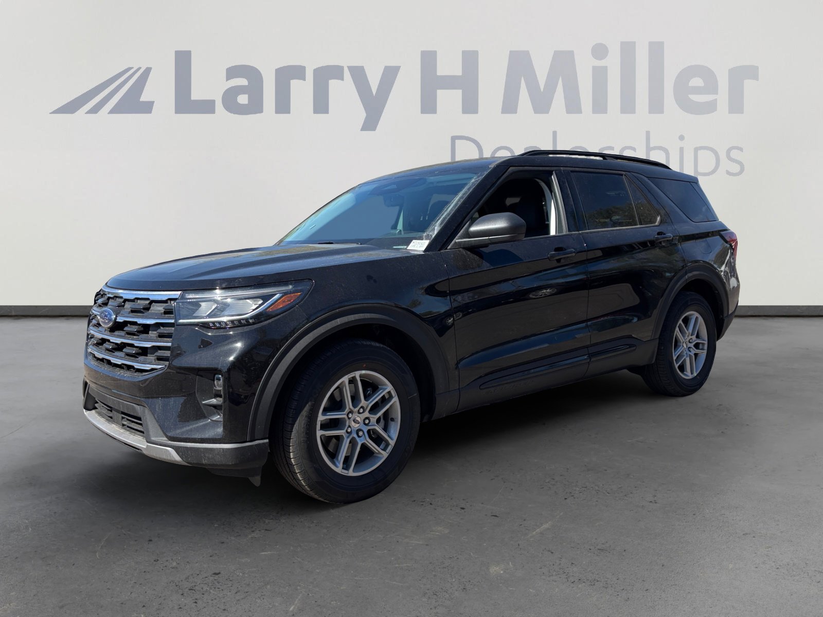 Used 2026 Ford Explorer Active w/ Active Comfort Package image 1