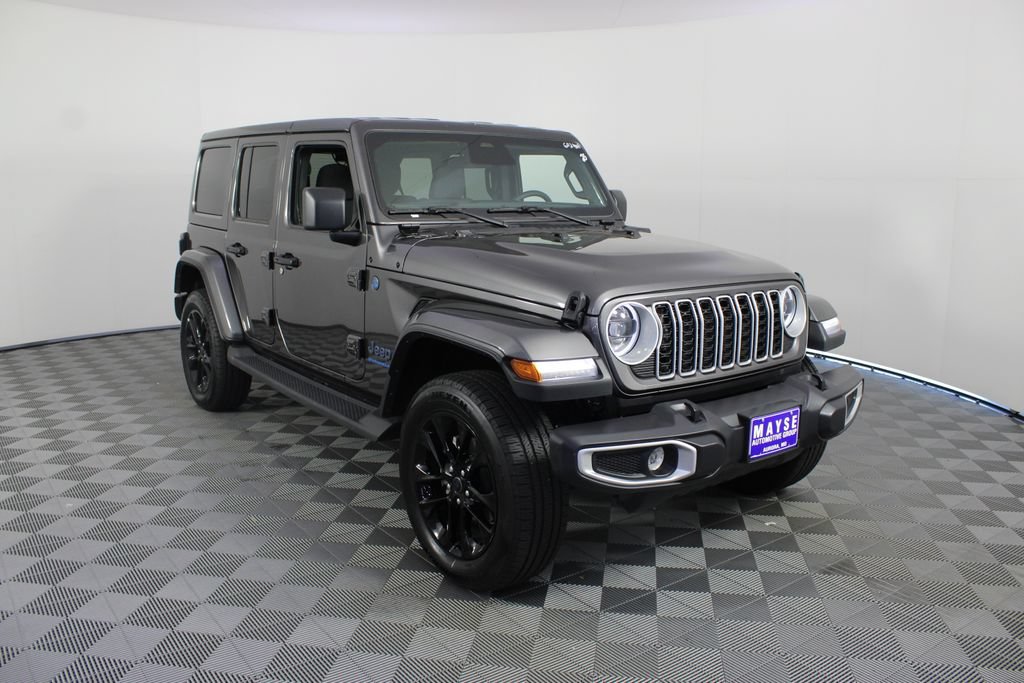 Used 2025 Jeep Wrangler Unlimited Sahara AWD/4WD image 23