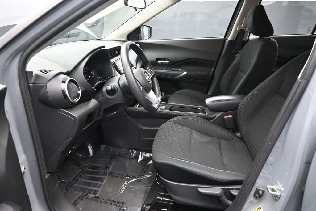 Used 2023 Nissan Kicks SV FWD image 14
