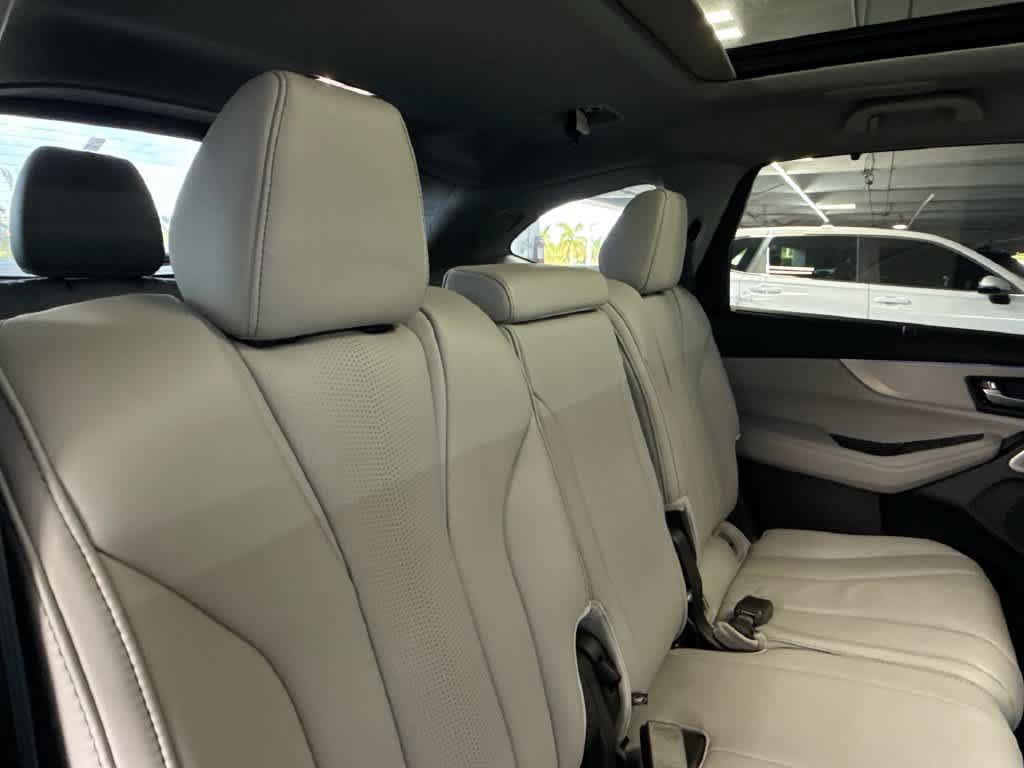 Used 2025 Acura MDX w/ Technology Package FWD image 26