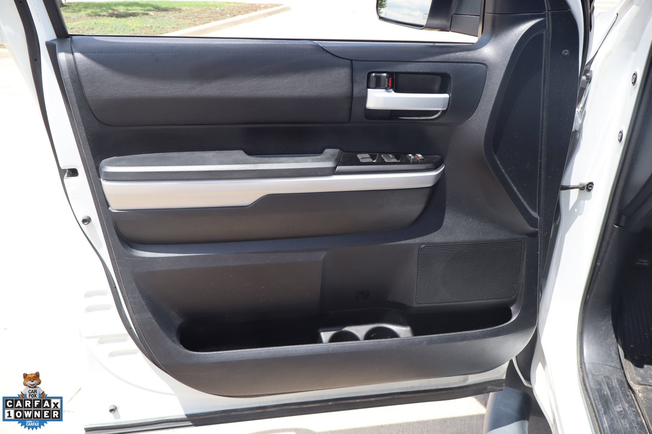Used 2019 Toyota Tundra SR5 w/ SR5 Upgrade Package RWD image 12