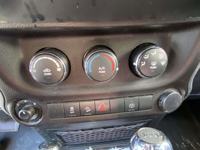 Used 2018 Jeep Wrangler Unlimited Sahara image 20