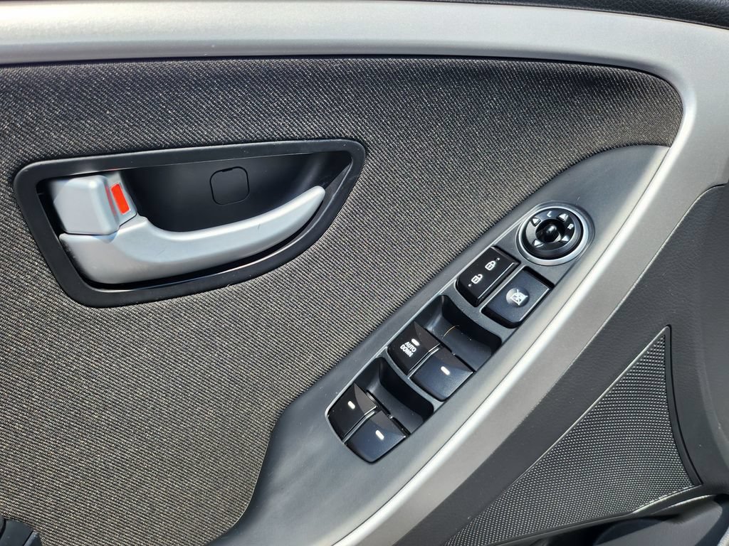 Used 2016 Hyundai Elantra GT FWD image 30