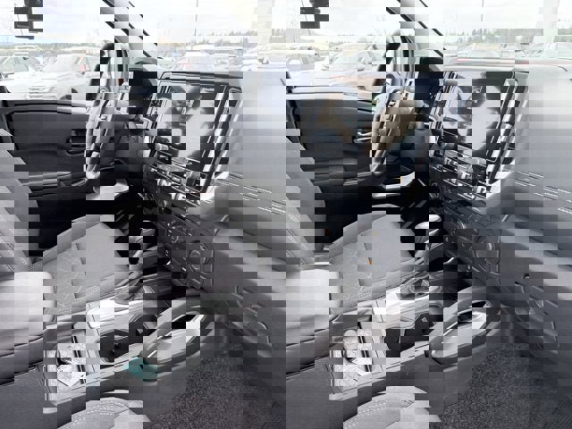 Certified 2025 Nissan Frontier SV w/ SV Convenience Package image 19