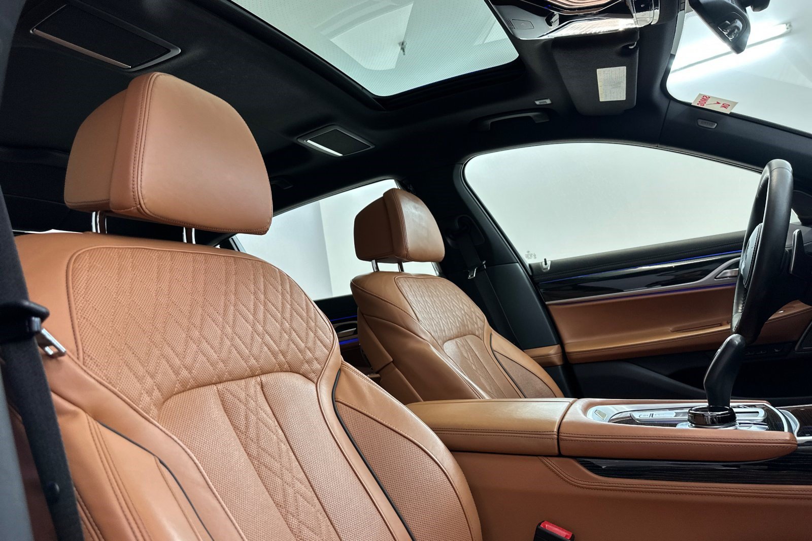 Used 2020 BMW 750i xDrive w/ Executive Package AWD/4WD image 26