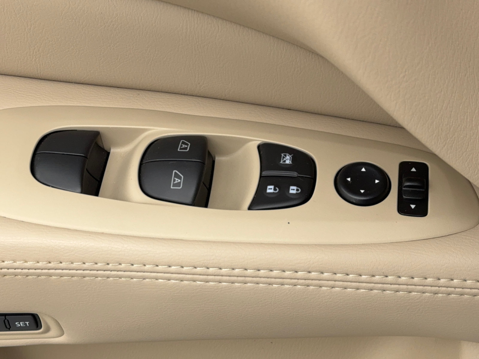 Used 2014 Nissan Pathfinder SL w/ SL Premium Package FWD image 23