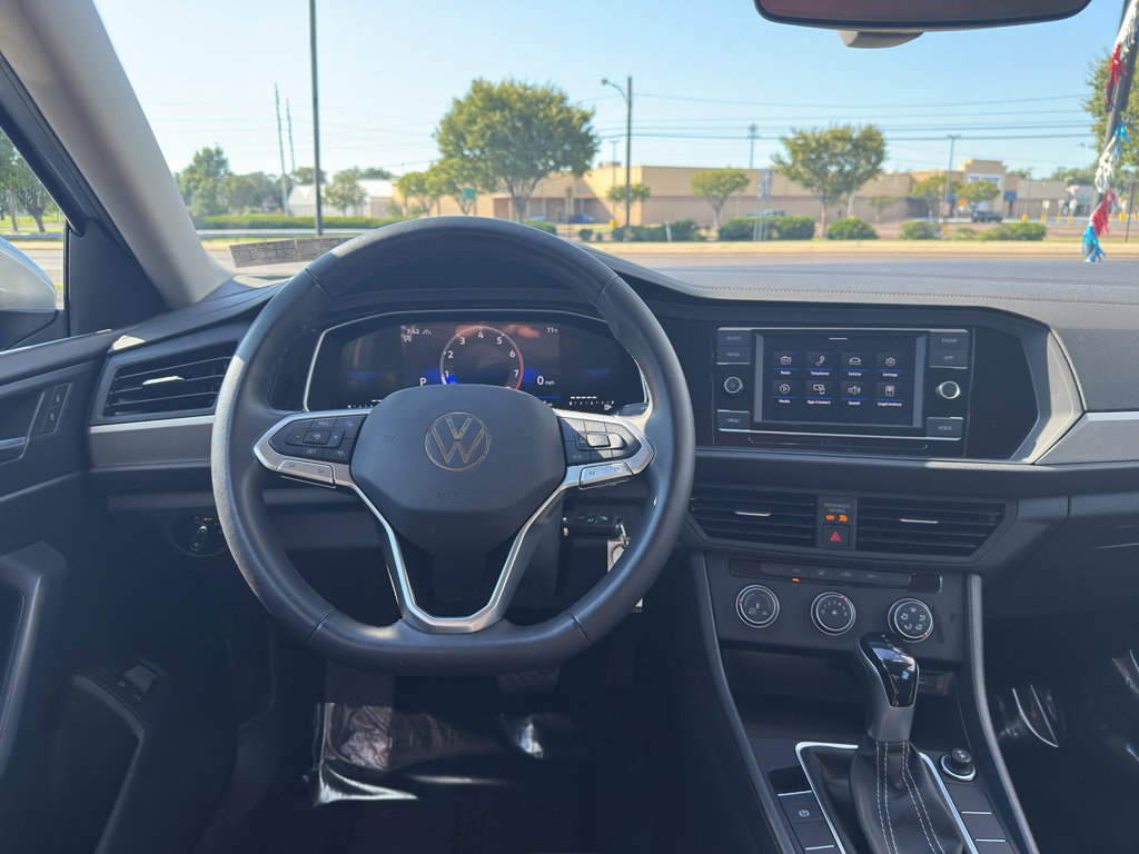Used 2024 Volkswagen Jetta S image 9