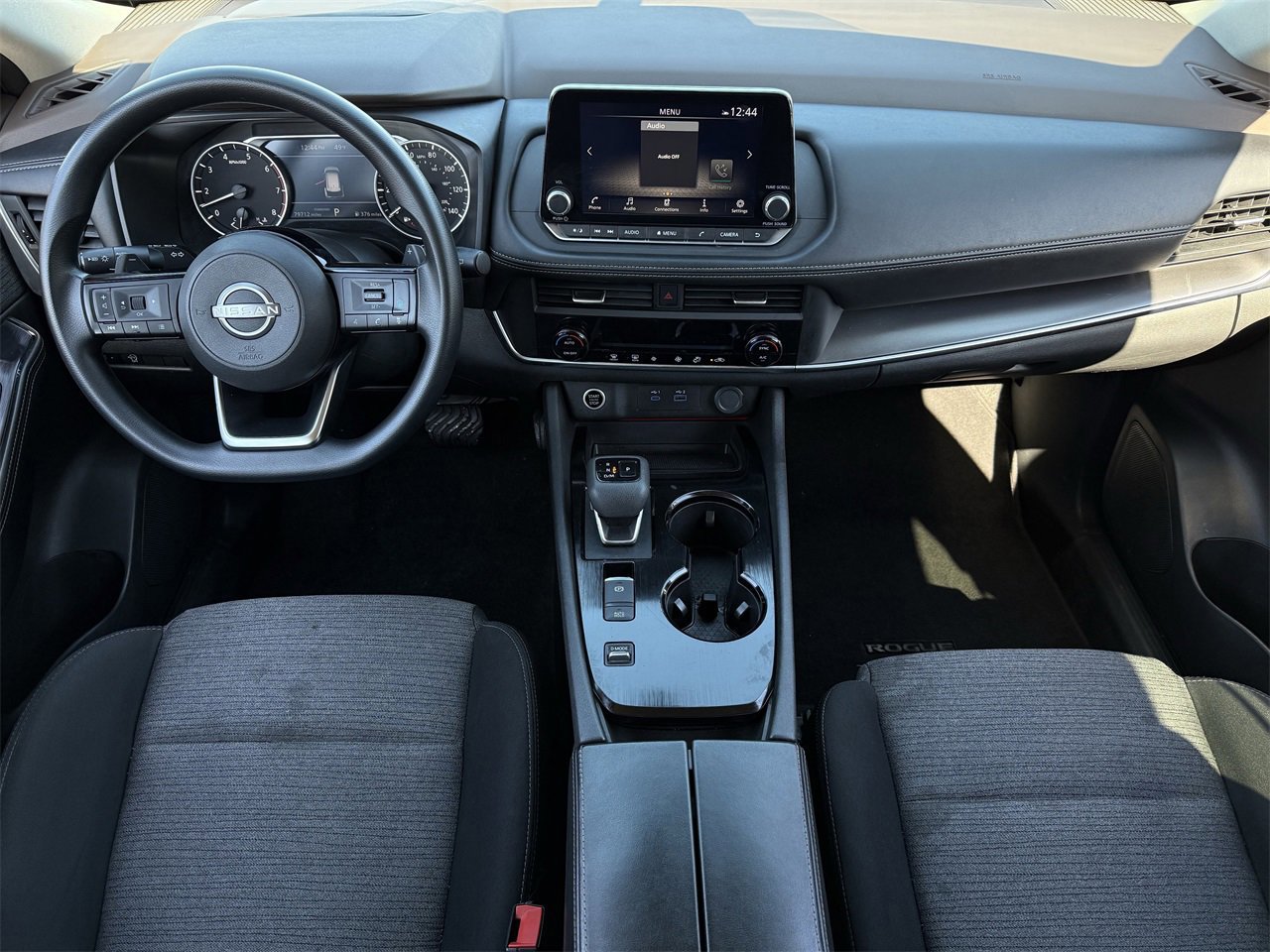 Used 2023 Nissan Rogue SV image 10