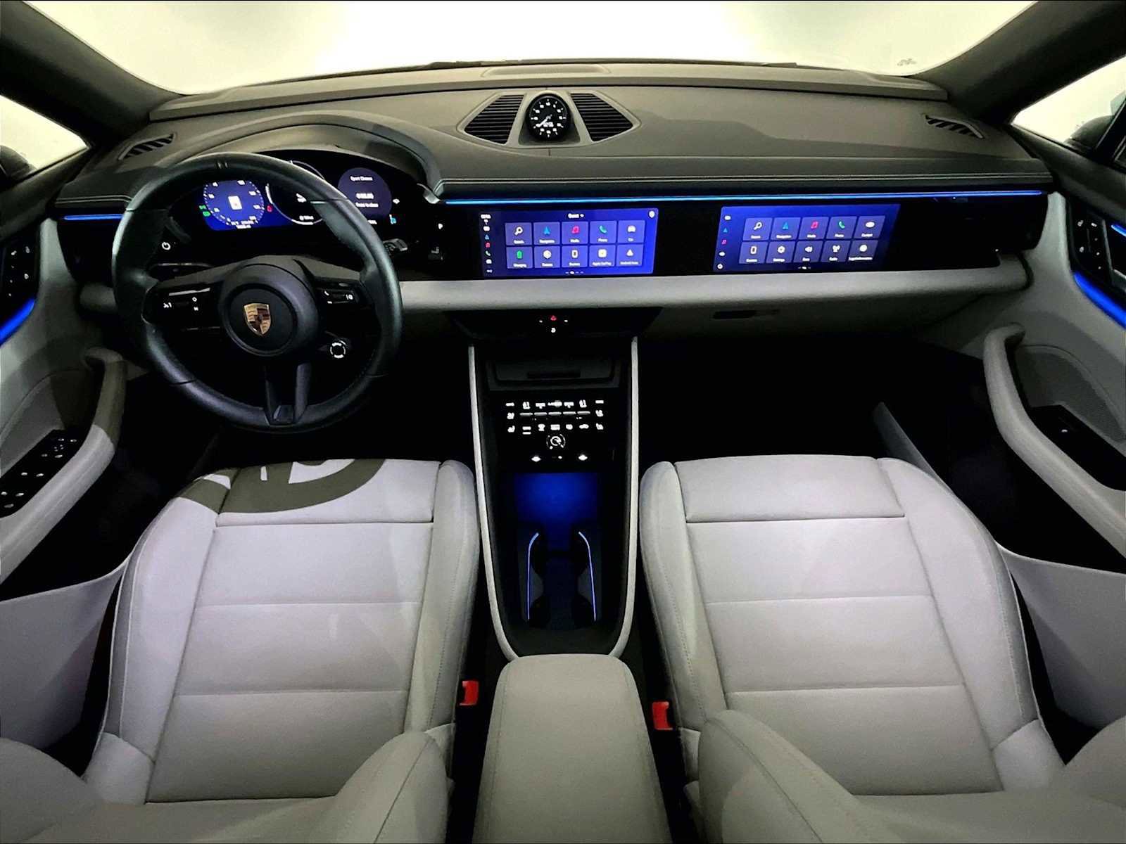 Used 2025 Porsche Macan 4 Electric image 17