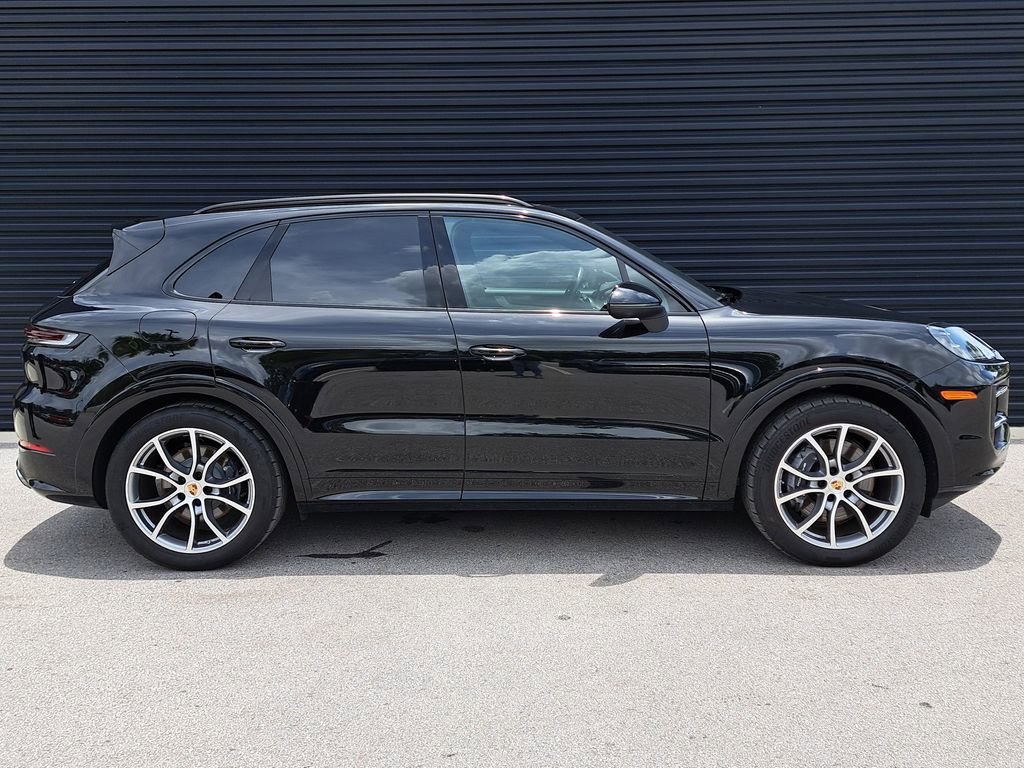Certified 2025 Porsche Cayenne image 8