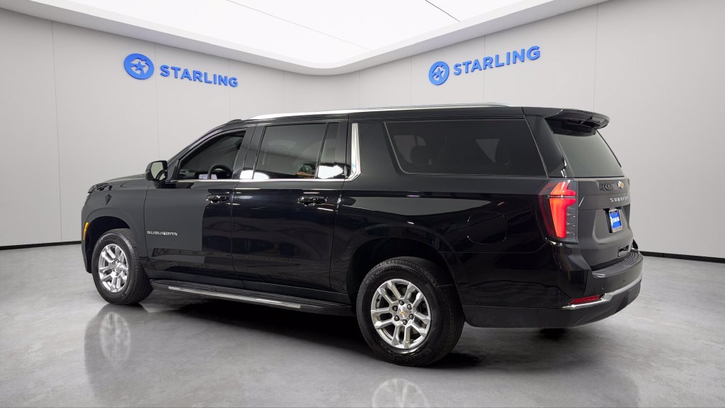 Certified 2025 Chevrolet Suburban LT AWD/4WD image 4