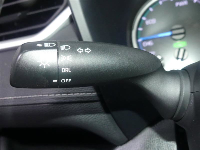 Used 2021 Toyota RAV4 LE image 32