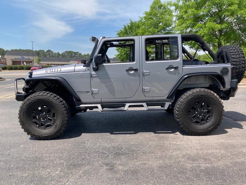Used 2018 Jeep Wrangler Unlimited Sport image 29