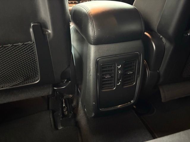 Used 2020 Jeep Grand Cherokee Laredo AWD/4WD image 22