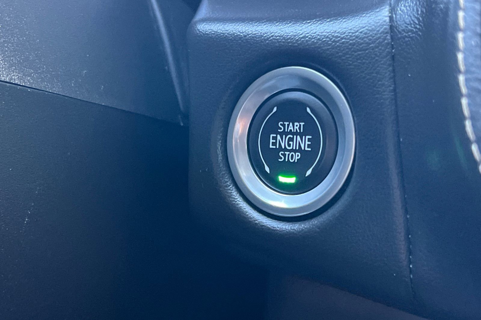 Used 2023 Chevrolet Suburban Premier image 24