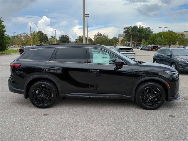 New 2026 INFINITI QX60 Luxe w/ Dark Cargo Package image 3