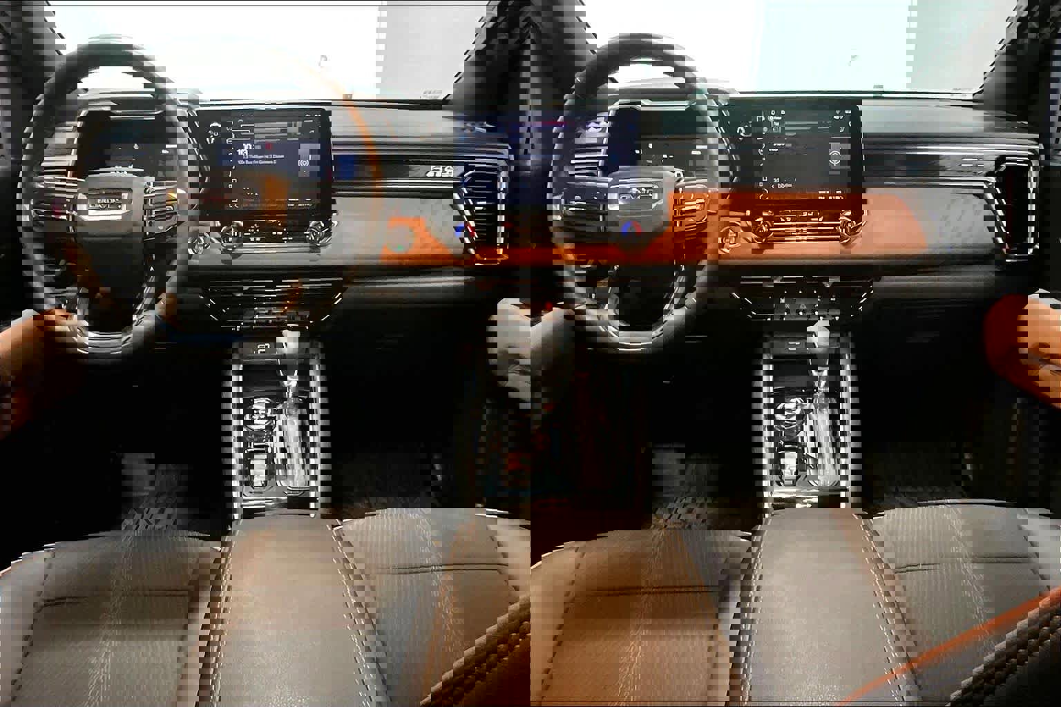 Used 2024 GMC Canyon AT4 w/ Technology Package image 9